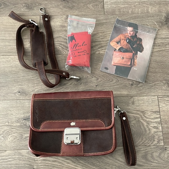 Black buffalo genuine leather unisex shoulder bag - Picture 3 of 9